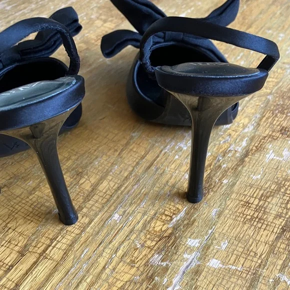 Zara Black Heels with Bow Accent - Picture 3 of 5